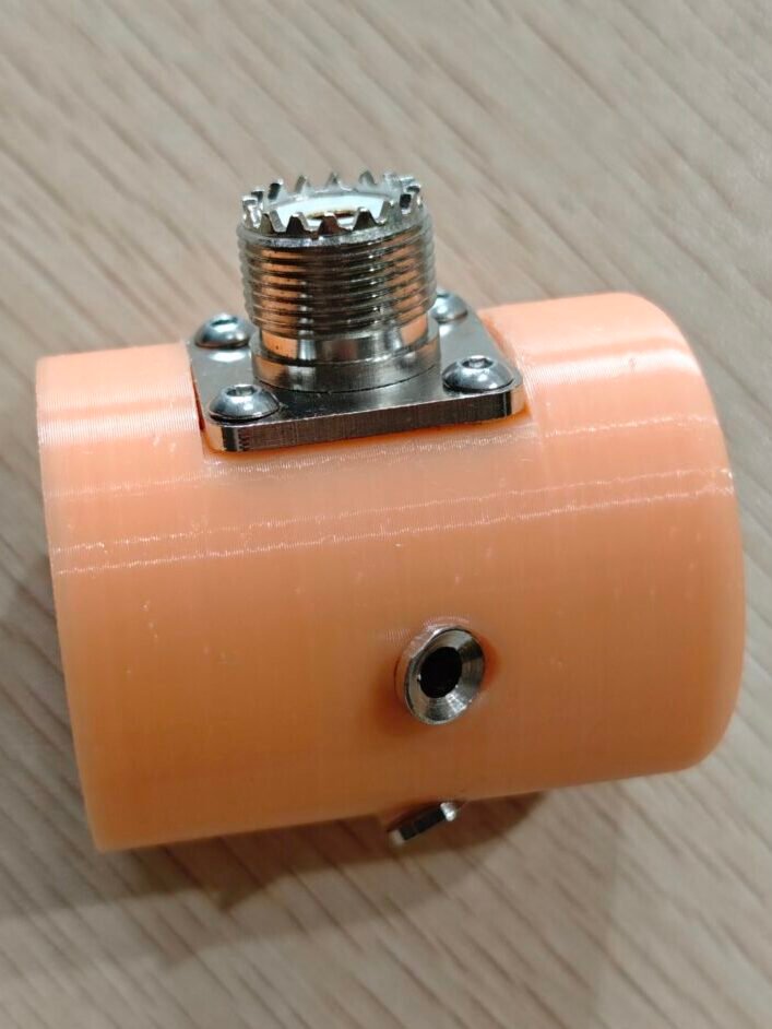 the partially assembed antenna base with a so239 connector and two banana jacks