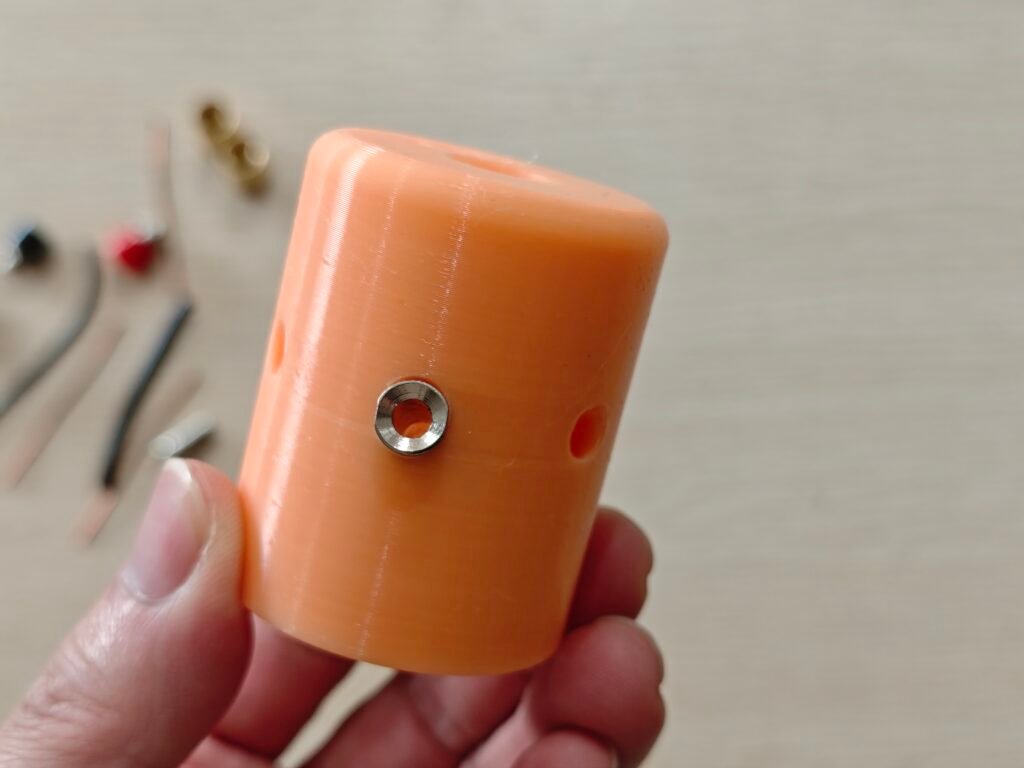 the antenna base, the heat impanted banana jack