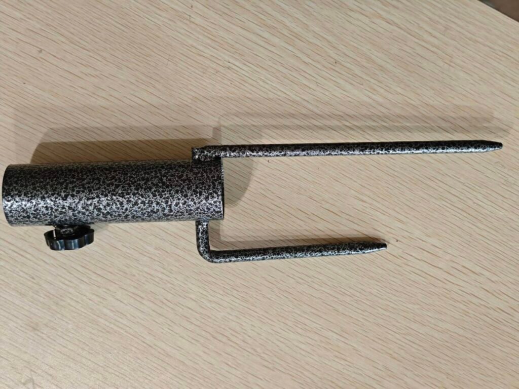 the umbrella ground spike used to mount the ground elevated vertical above the ground