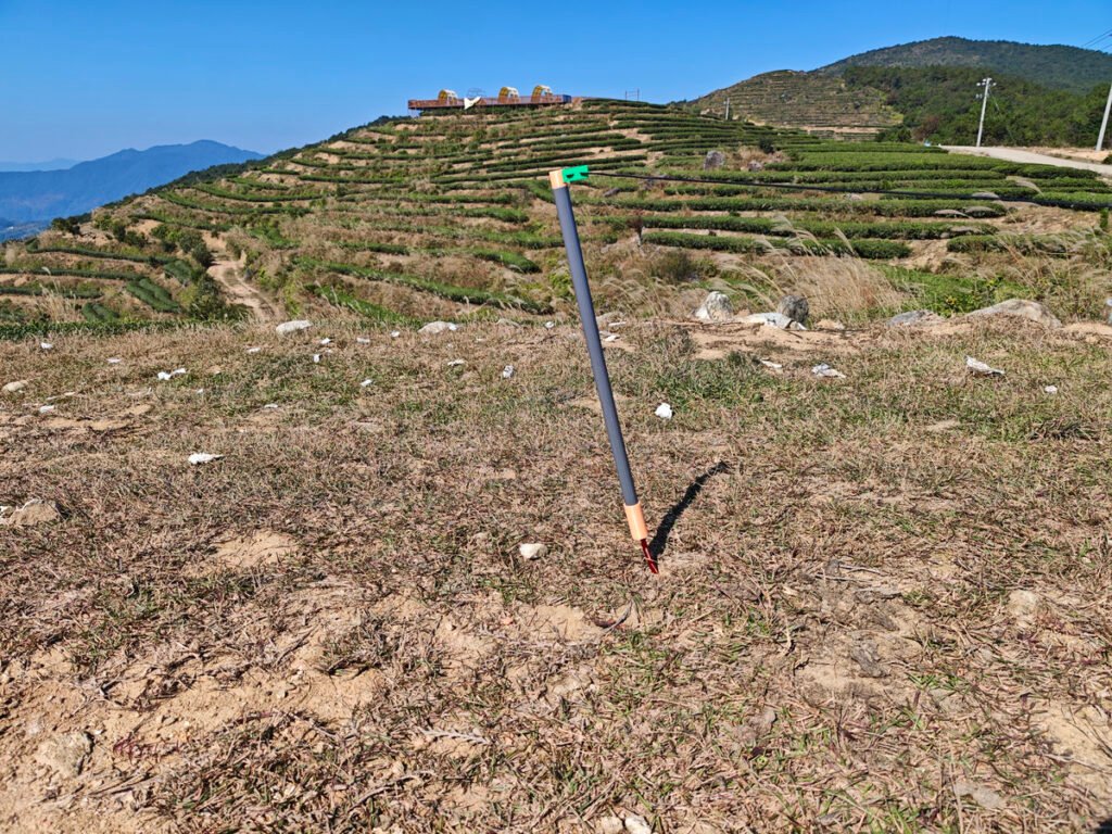 50cm D20mm PVC pipe as radial wire support stake for SOTA antenna