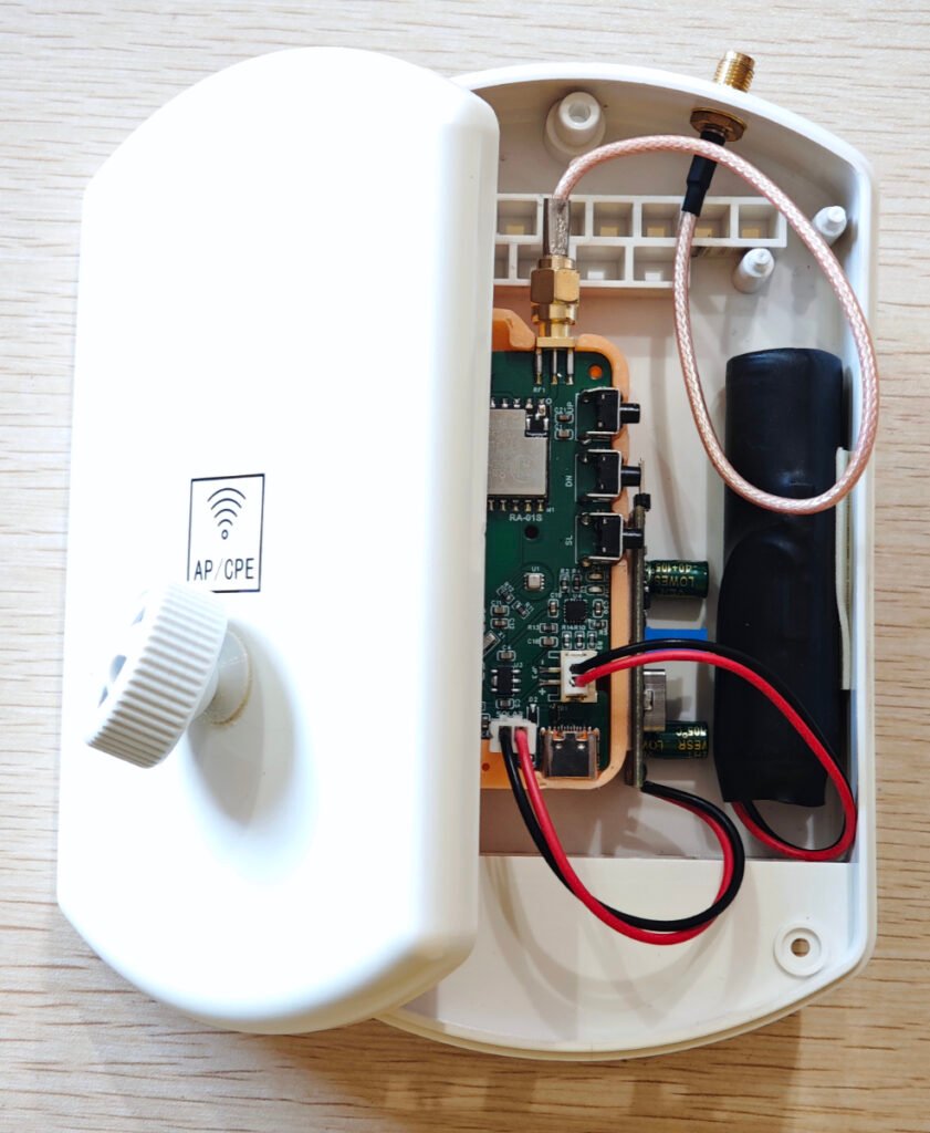 AP/CPE waterproof enclosure top cover with mounting points
